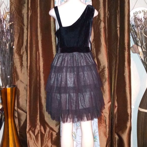 Dress - Picture 2 of 5